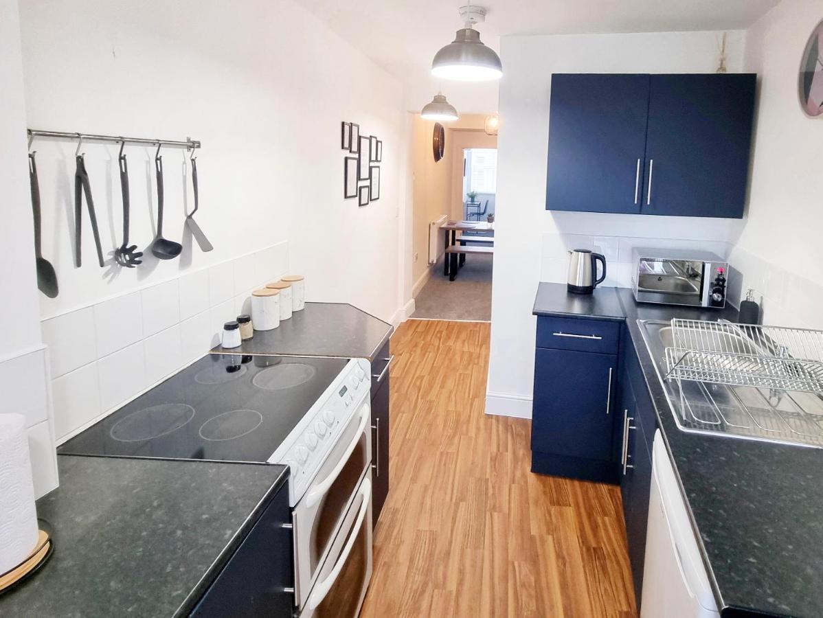 Stylish 2 Bed Apartment With Free Parking, Speed Wifi, Free Parking Колчестър Екстериор снимка