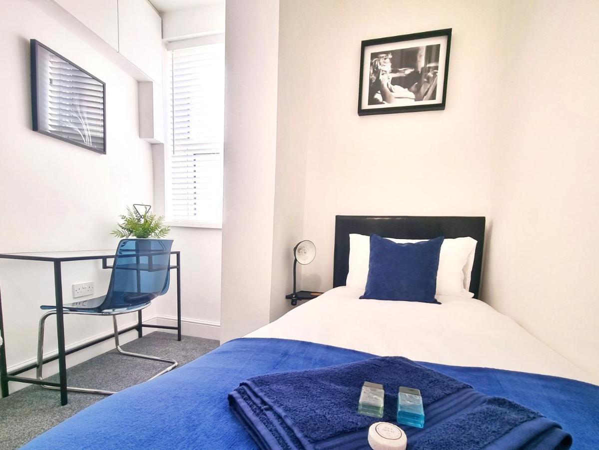 Stylish 2 Bed Apartment With Free Parking, Speed Wifi, Free Parking Колчестър Екстериор снимка